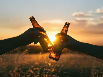 El alcohol tiene sus pros y sus contras El alcohol tiene sus pros y sus contras