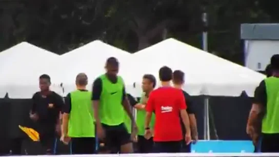 Neymar y Semedo, enfrentados en el entrenamiento del Barcelona Neymar y Semedo, enfrentados en el entrenamiento del Barcelona