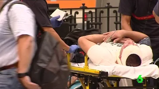 Los pasajeros accidentados en el tren de Barcelona relatan cómo han vivido el impacto: "He sentido como una explosión del choque" Los pasajeros accidentados en el tren de Barcelona relatan cómo han vivido el impacto: "He sentido como una explosión del choque"