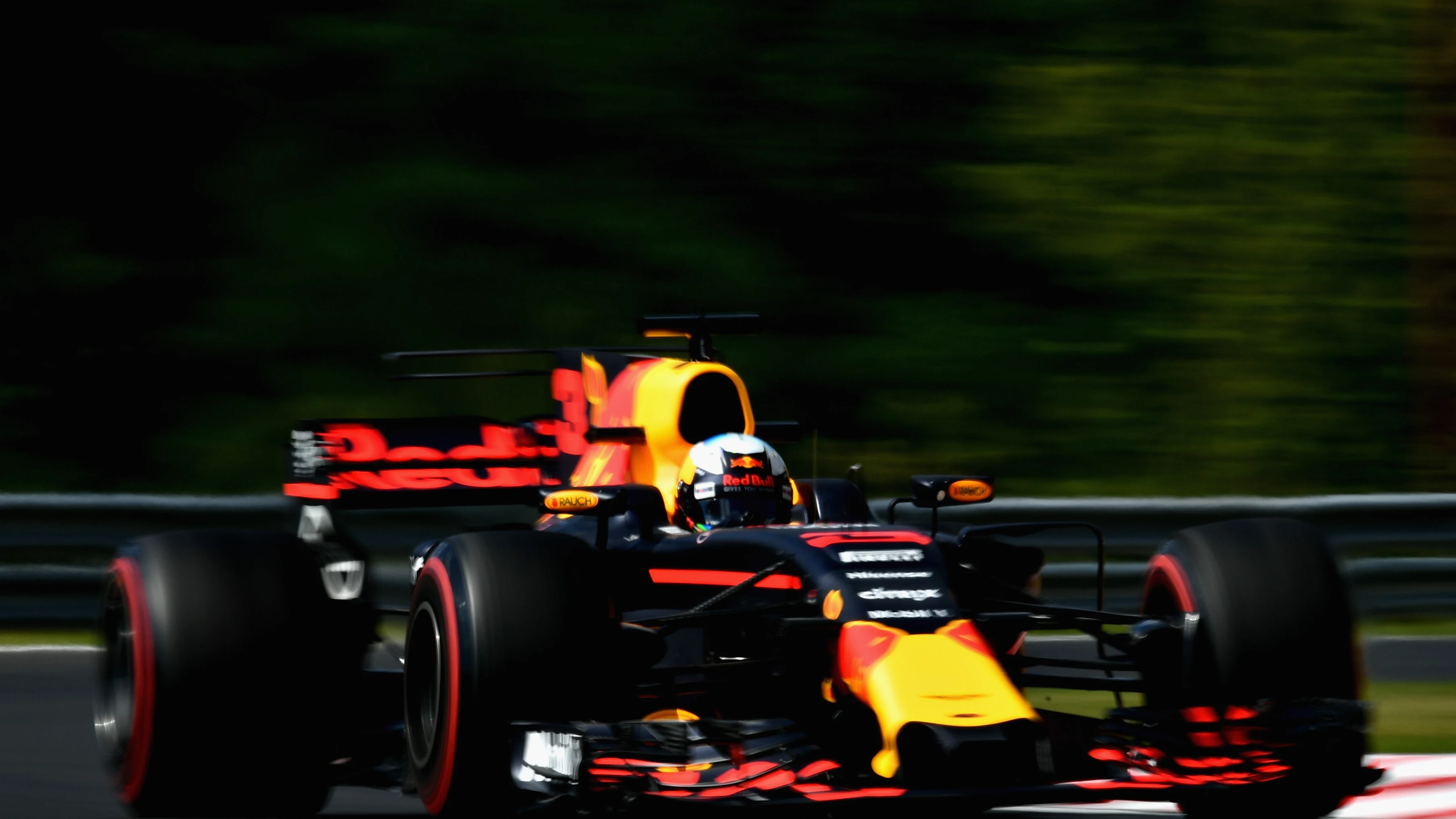 Daniel Ricciardo, rodando en Hungaroring