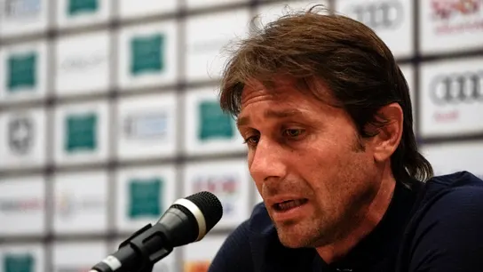 Antonio Conte en una rueda de prensa Antonio Conte en una rueda de prensa
