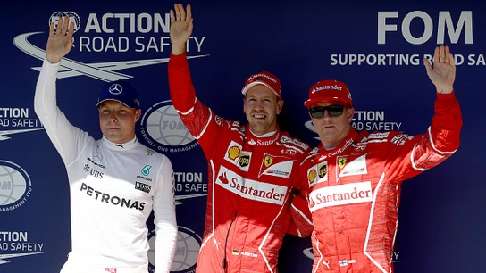 Vettel saluda al público en Hungría con Raikkonen y Bottas Vettel saluda al público en Hungría con Raikkonen y Bottas