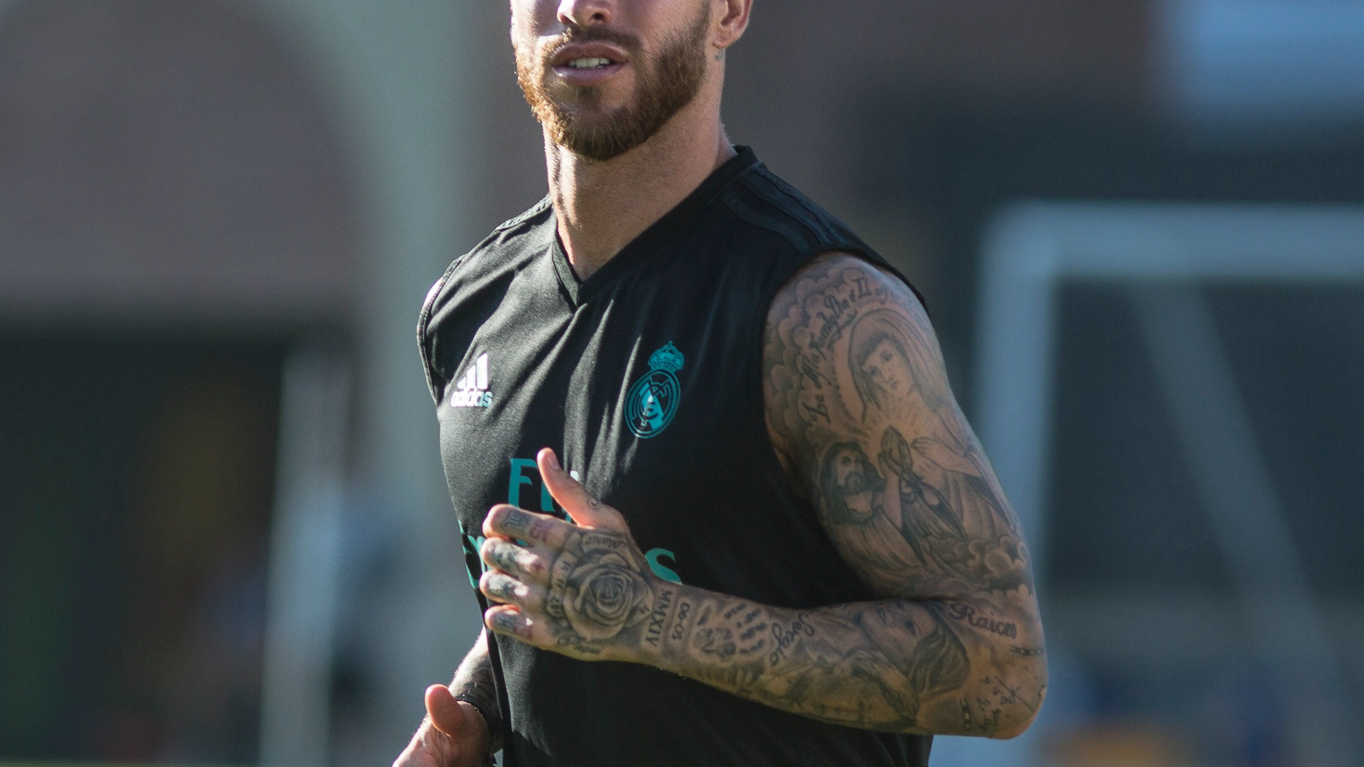 Sergio Ramos entrena con el Real Madrid