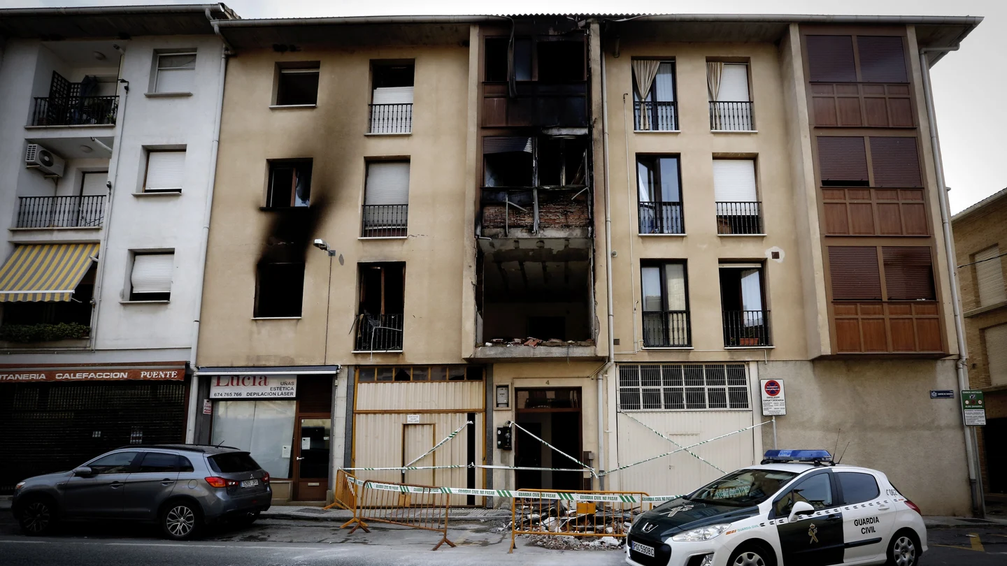 Un muerto y ocho heridos en una explosión de gas en Puente La Reina (Navarra) Un muerto y ocho heridos en una explosión de gas en Puente La Reina (Navarra)