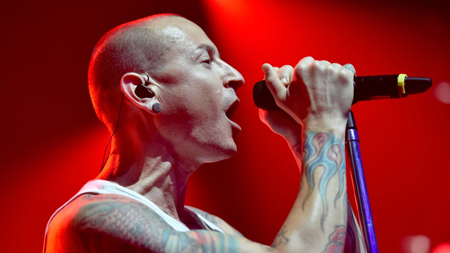 Chester Bennington durante un concierto Chester Bennington durante un concierto