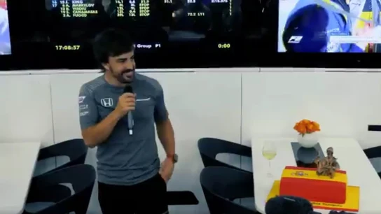 Fernando Alonso celebra su cumpleaños con McLaren Fernando Alonso celebra su cumpleaños con McLaren
