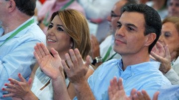 La presidenta andaluza Susana Díaz y el secretario general del PSOE Pedro Sánchez