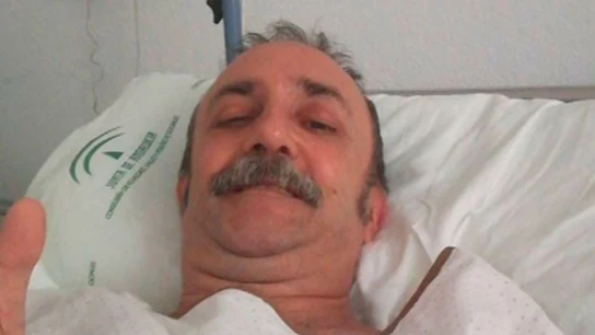 Santi Rodríguez en el hospital donde ha sido tratado Santi Rodríguez en el hospital donde ha sido tratado