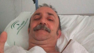 Santi Rodríguez en el hospital donde ha sido tratado