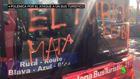 Denuncias contra el ataque a un bus turístico en Barcelona Denuncias contra el ataque a un bus turístico en Barcelona