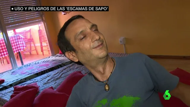 Un consumidor de 'escamas de sapo' en pleno trance