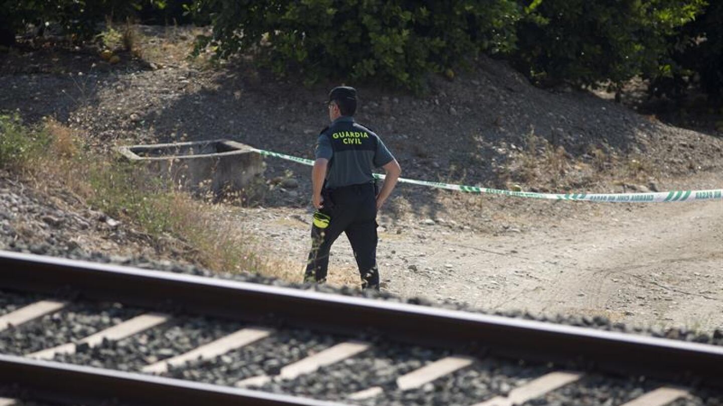 V&iacute;a del tren donde apareci&oacute; muerta Luc&iacute;a Vivar