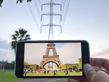 La Torre Eiffel con un toque 'peculiar' La Torre Eiffel con un toque 'peculiar'