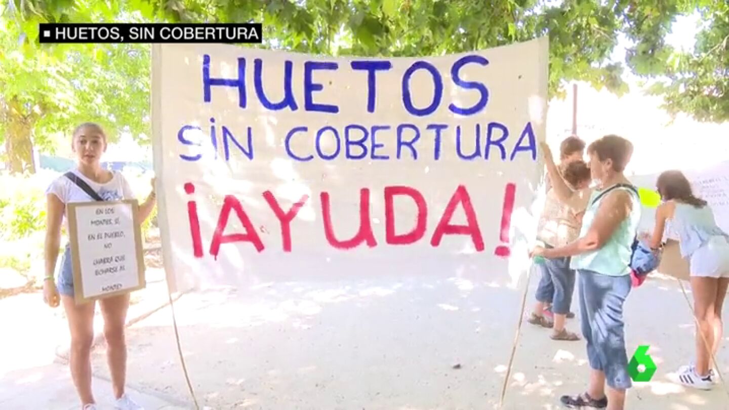Los vecinos de Huetos, Guadalajara, se manifiestan porque all&iacute; no llega la cobertura