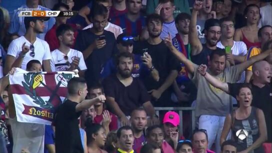 Parte de la grada del Camp Nou grit&oacute; "Neymar, mu&eacute;rete" en el trofeo Joan Gamper