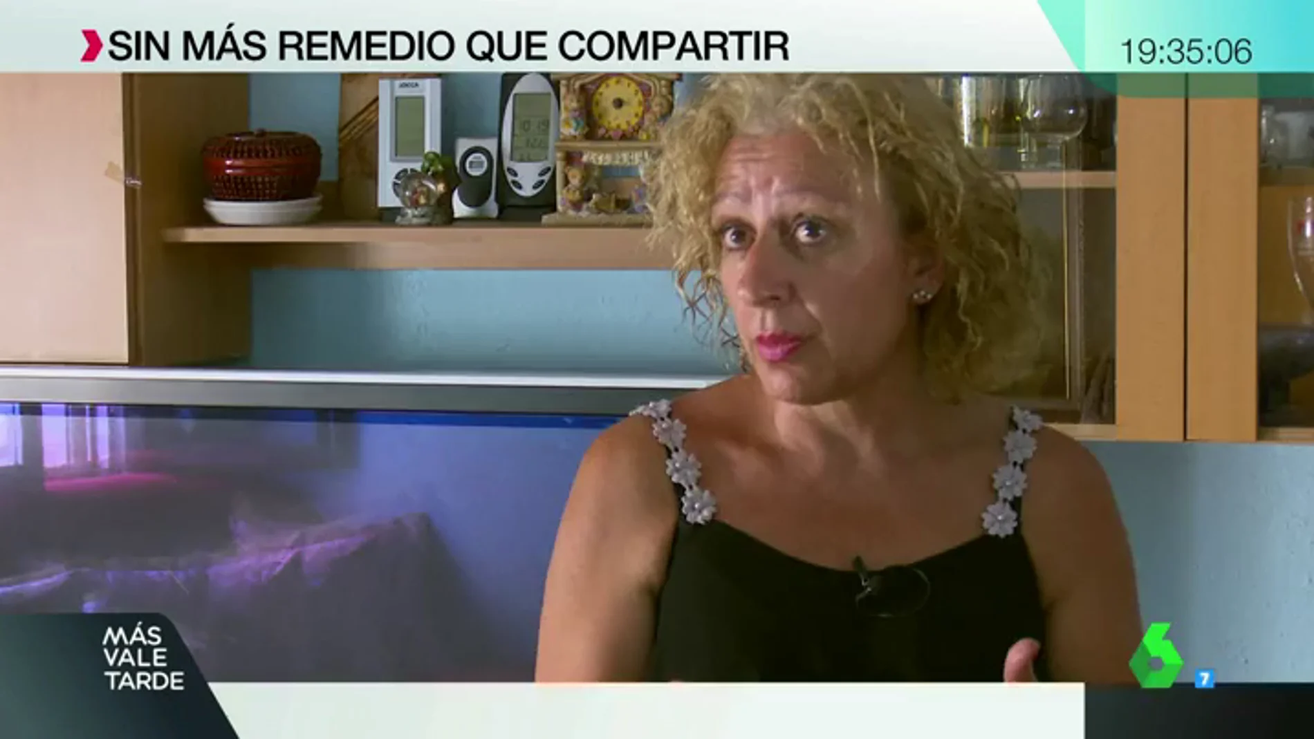Esperanza tiene 52 años y tiene que compartir piso en Madrid con una familia por la subida del precio de alquiler