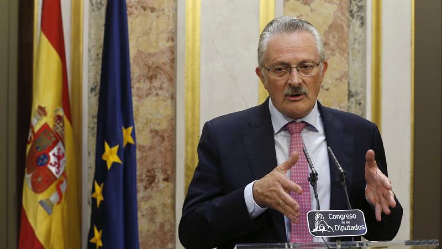 Antonio Trev&iacute;n en el Congreso de los Diputados durante una rueda de prensa