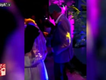 El baile viral de Mariano Rajoy en una boda un mes antes de su ataque de lumbago El baile viral de Mariano Rajoy en una boda un mes antes de su ataque de lumbago