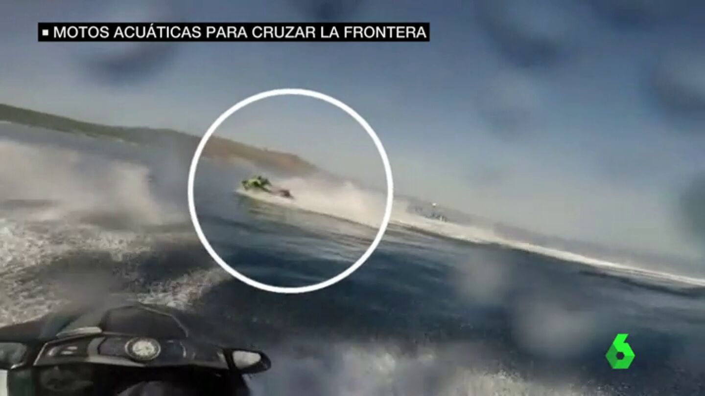 Motos acu&aacute;ticas para cruzar inmigrantes por la frontera, un m&eacute;todo cada vez m&aacute;s utilizado por las mafias