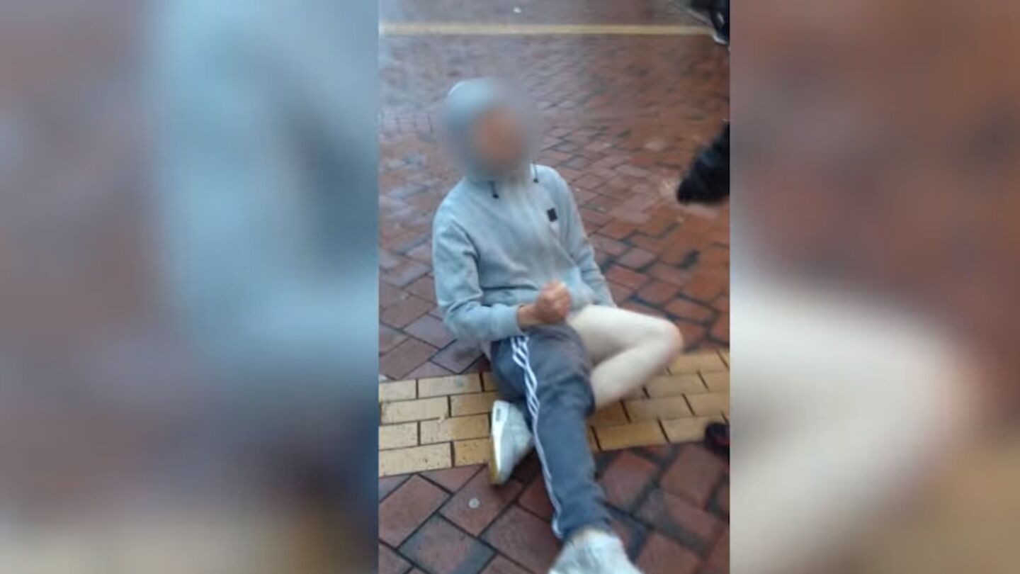 El joven parec&iacute;a estar pose&iacute;do