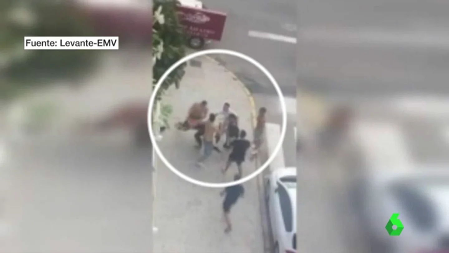 Multa de 1.000 euros para cada uno de los jóvenes que propinaron una paliza a un chico en Gandia Multa de 1.000 euros para cada uno de los jóvenes que propinaron una paliza a un chico en Gandia
