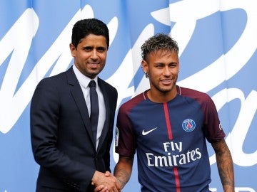 Neymar durante su presentación en el PSG Neymar durante su presentación en el PSG