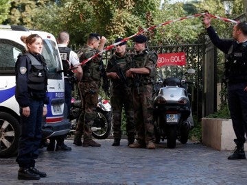 La Fiscalía de París había abierto una investigación por terrorismo sobre el atropello a los seis militares La Fiscalía de París había abierto una investigación por terrorismo sobre el atropello a los seis militares