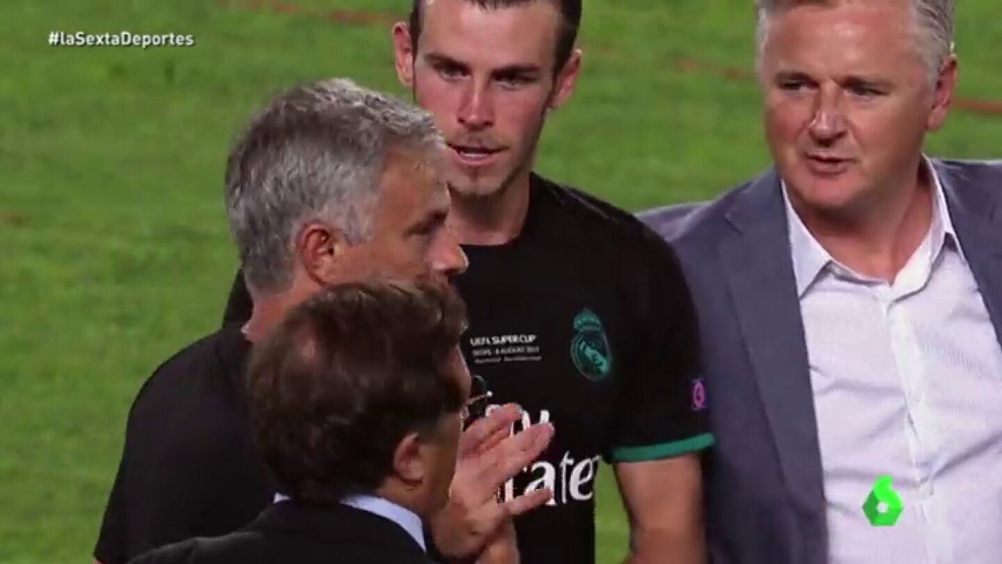 El fr&iacute;o saludo de Mourinho a Bale en la Supercopa de Europa