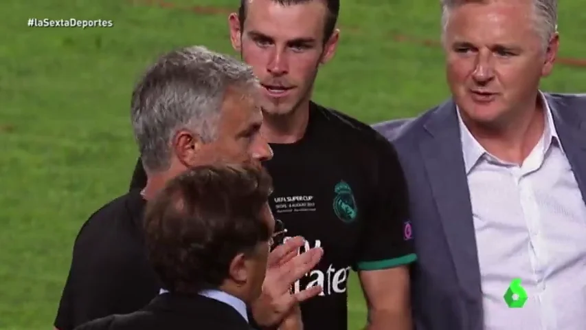 El frío saludo de Mourinho a Bale en la Supercopa de Europa