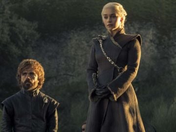 Tyrion y Daenerys en Juego de Tronos Tyrion y Daenerys en Juego de Tronos