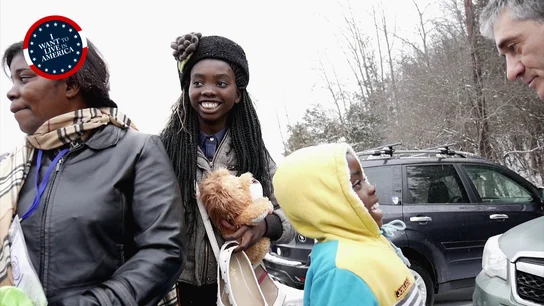 Guillermo Fesser con una familia de refugiados Guillermo Fesser con una familia de refugiados