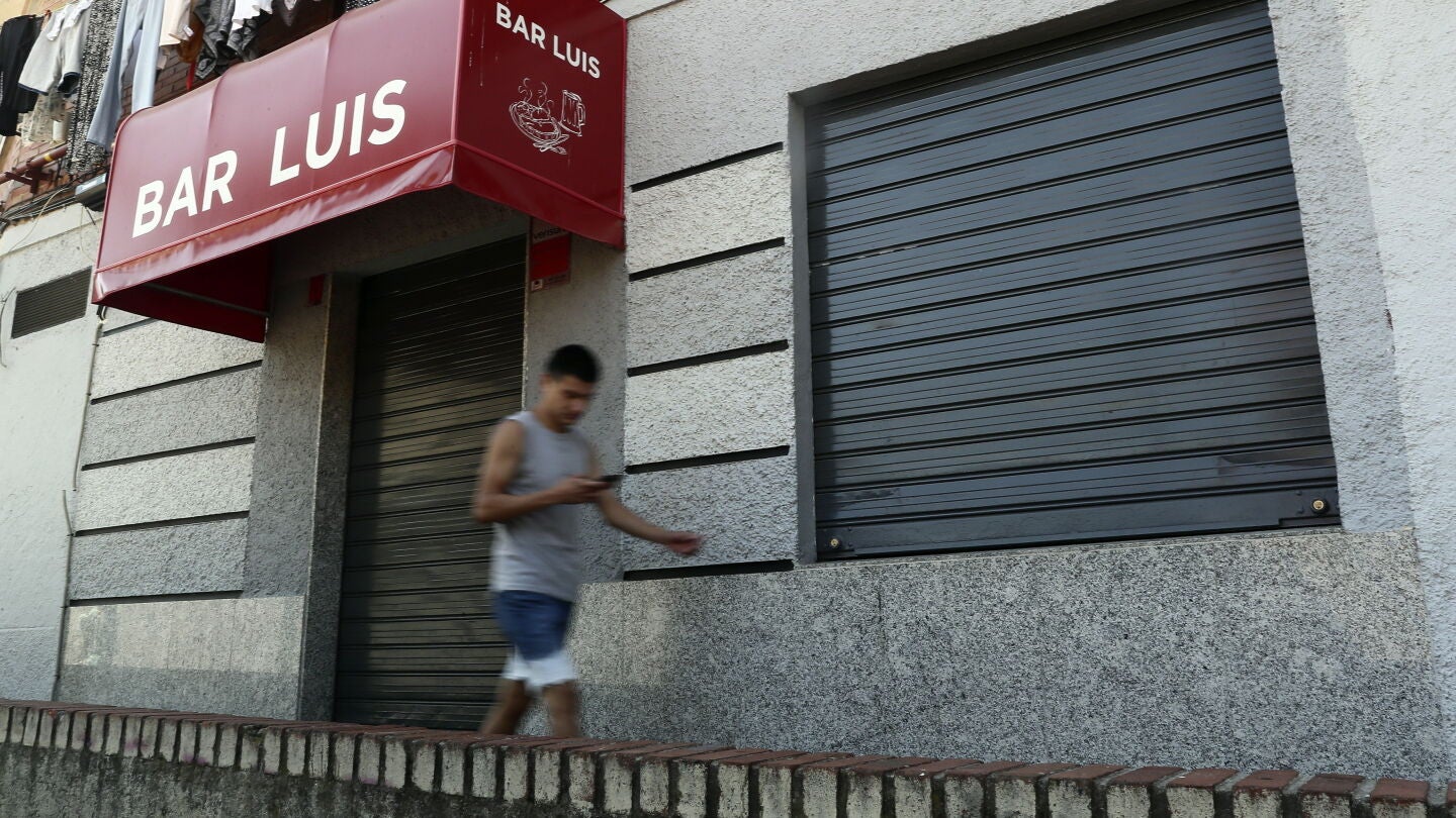 Fachada del bar donde asesinaron al polic&iacute;a municipal de Madrid