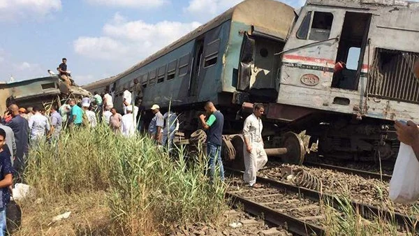 Imagen del tren siniestrado en Alejandría (Egipto)