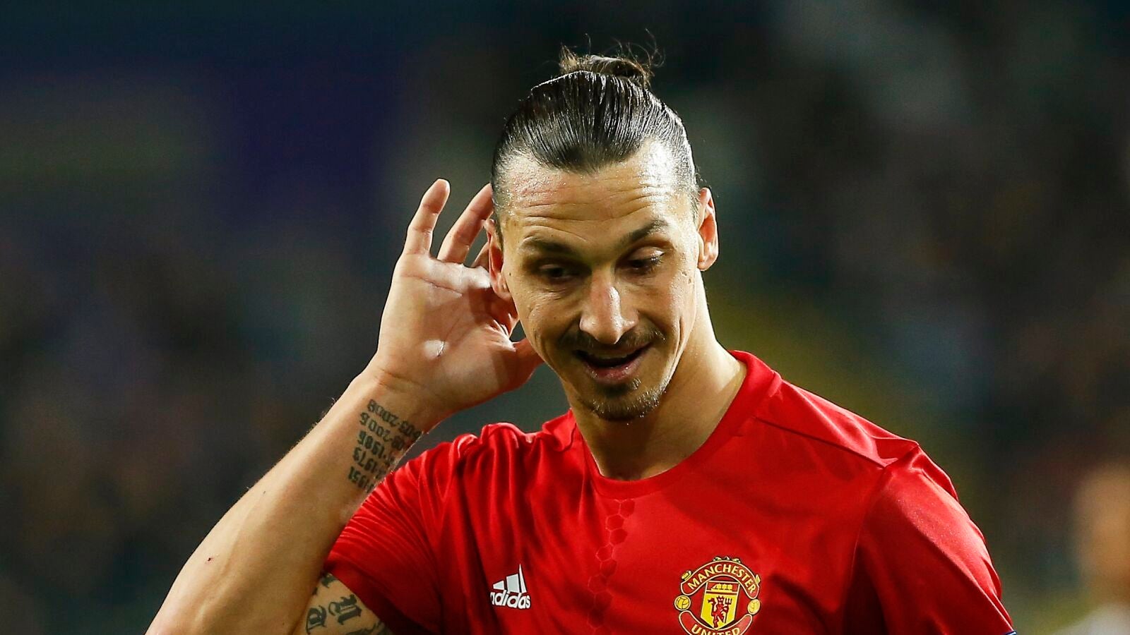 Ibrahimovic durante un partido con el United