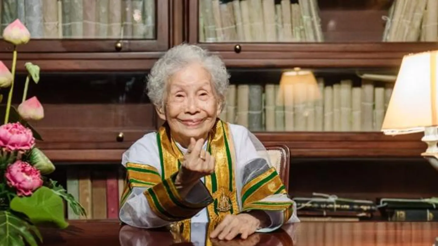 "Si no estudias o lees, no vas a aprender nada", una abuela de 91 años consigue graduarse en la universidad "Si no estudias o lees, no vas a aprender nada", una abuela de 91 años consigue graduarse en la universidad