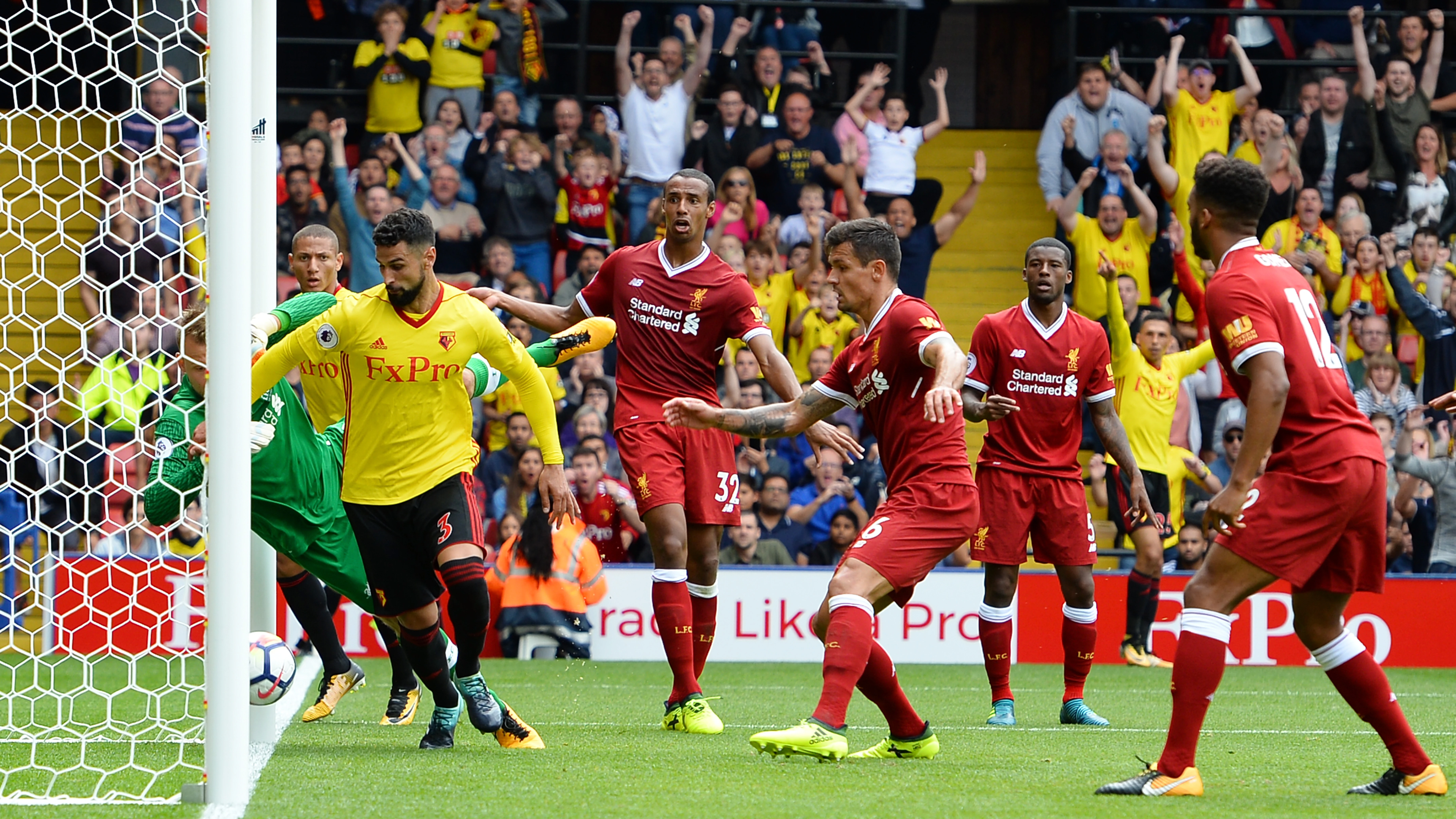 Gol durante el partido entre el Watford y el Liverpool