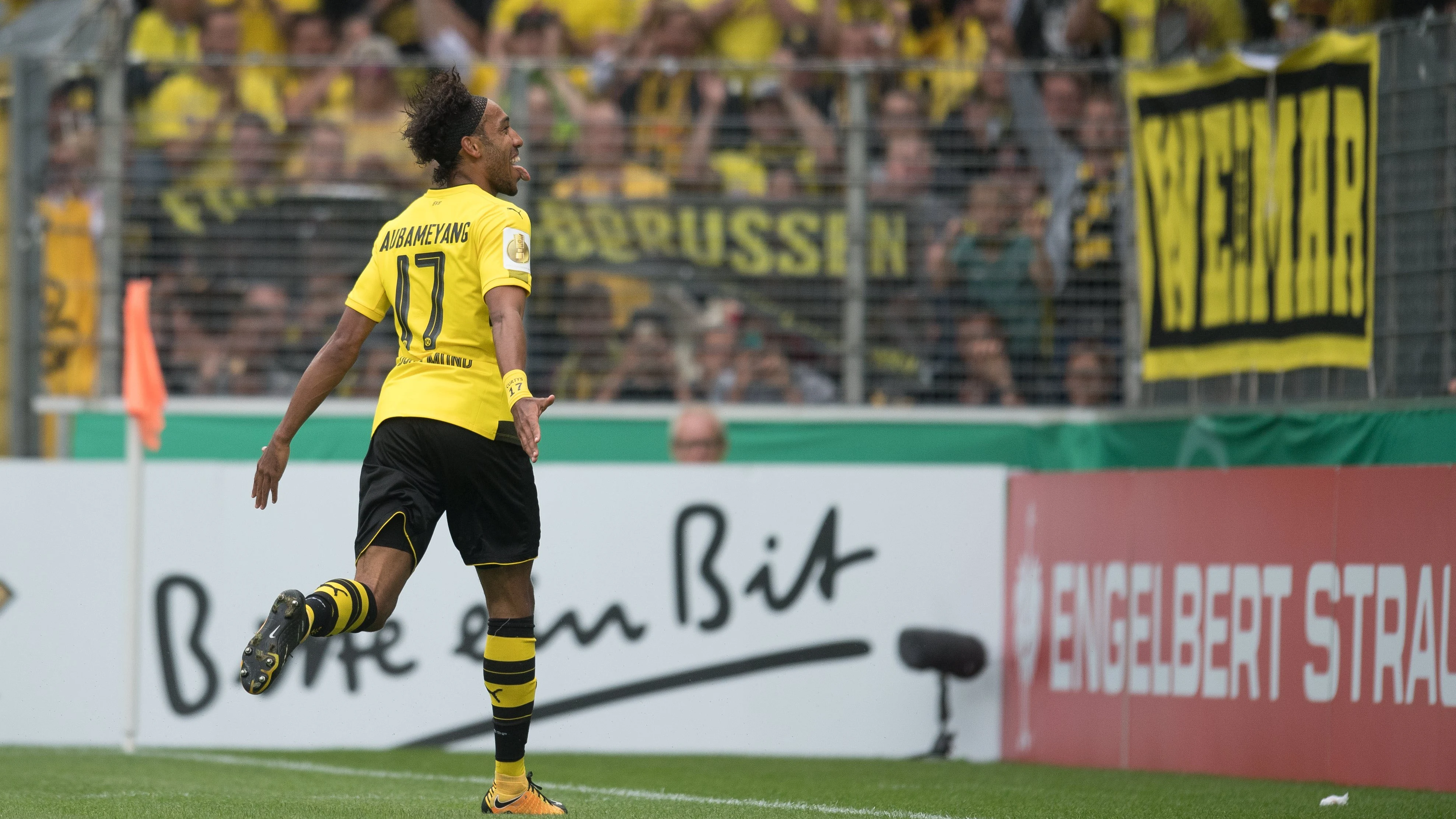 Aubameyang celebra un gol con el Borussia Dortmund