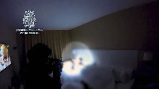 La Policía Nacional en el momento de la detención La Policía Nacional en el momento de la detención