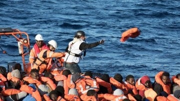 Imagen de un rescate en el Mediterráneo