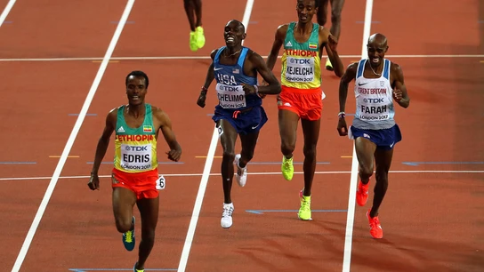 Muktar Edrid supera a Mo Farah en la final de 5.000 metros Muktar Edrid supera a Mo Farah en la final de 5.000 metros