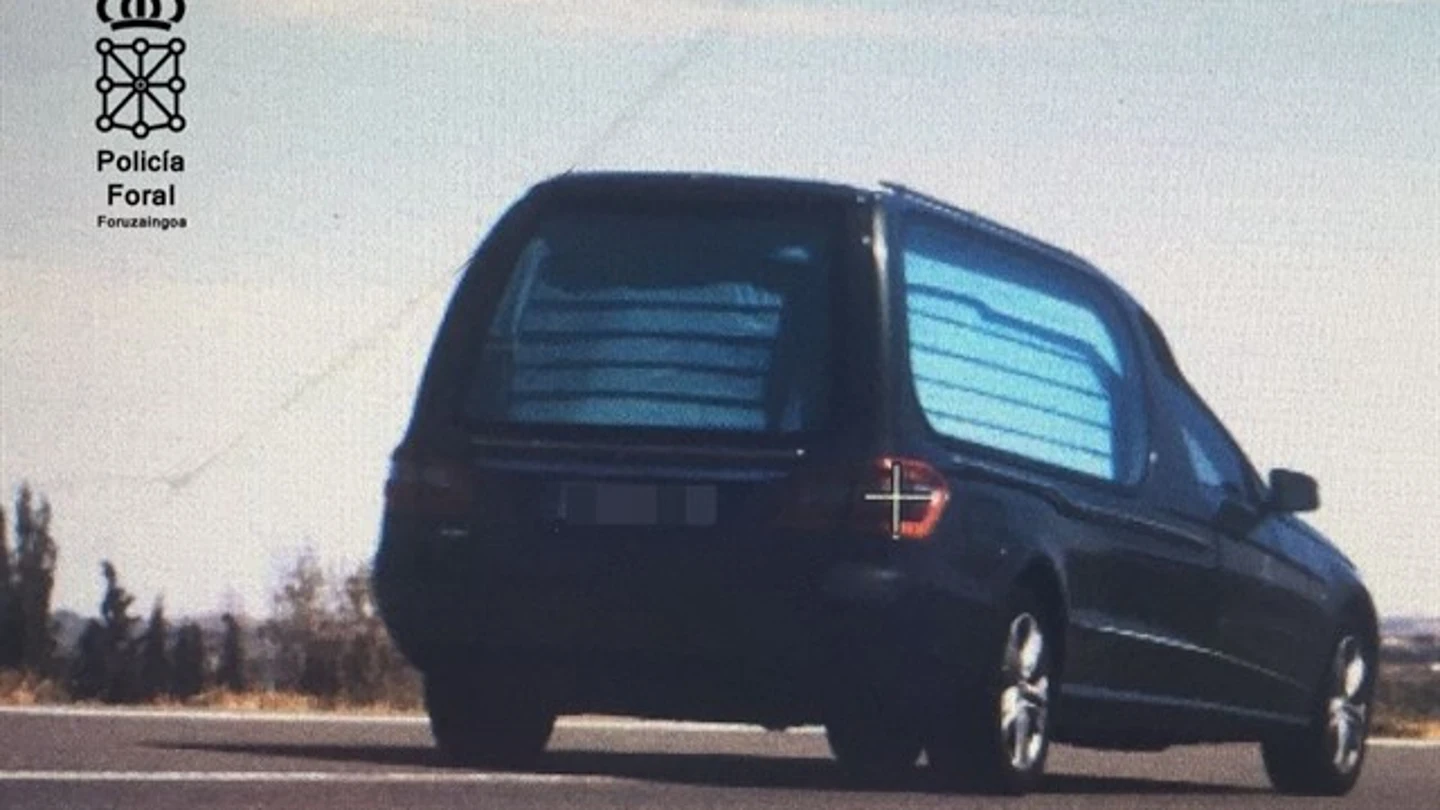 El coche fúnebre cazado por el radar en Tudela El coche fúnebre cazado por el radar en Tudela
