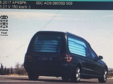 El coche fúnebre cazado por el radar en Tudela El coche fúnebre cazado por el radar en Tudela