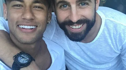Gerard Piqué y Neymar. Gerard Piqué y Neymar.