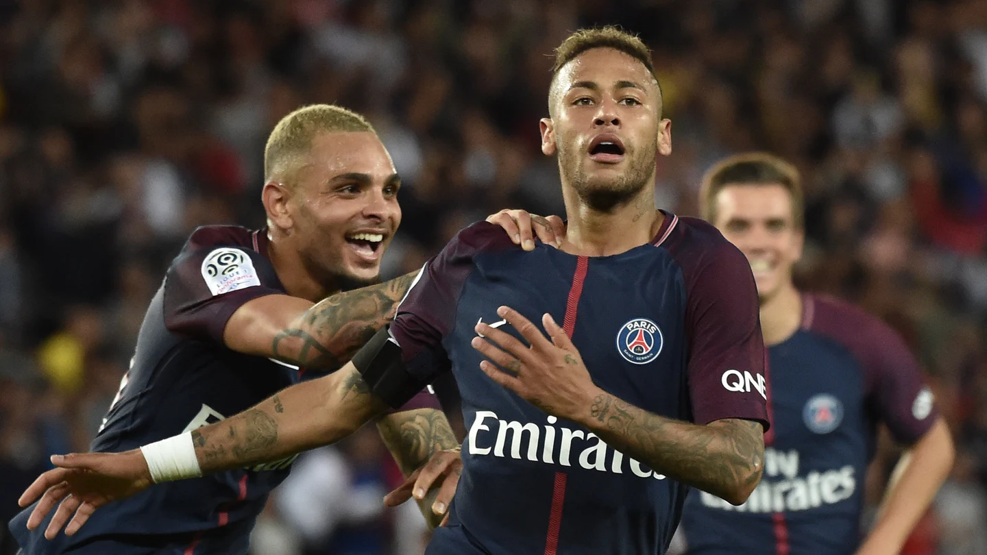 Neymar celebrando un gol Neymar celebrando un gol
