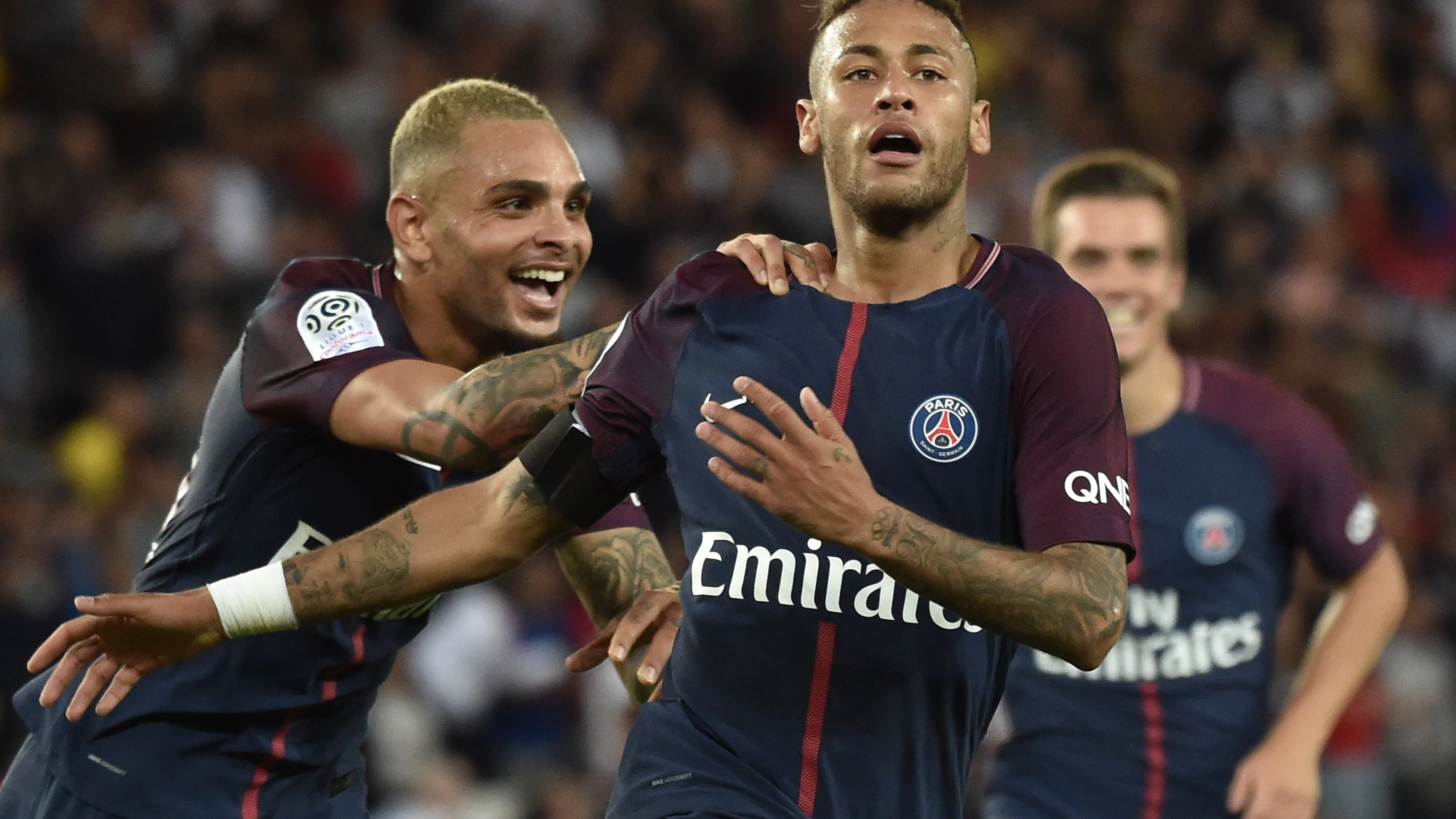 Neymar celebrando un gol Neymar celebrando un gol