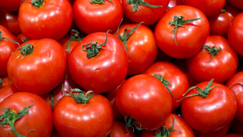 Un grupo de científicos crea un tomate modificado genéticamente que aporta la vitamina D de dos huevos