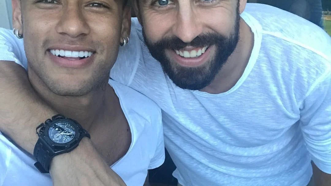 Neymar y Piqué en el reencuentro
