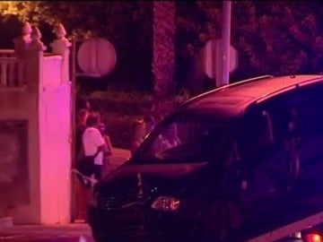 Coche empotrado del hombre que se dio a la fuga en Alicante Coche empotrado del hombre que se dio a la fuga en Alicante