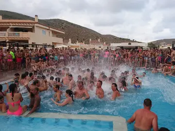 Fiesta en la piscina Fiesta en la piscina