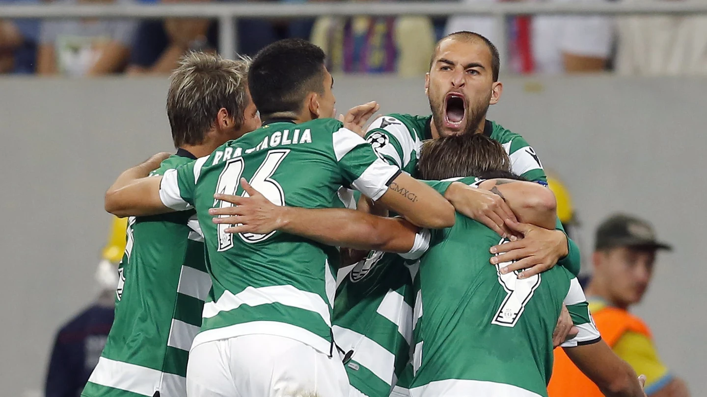 Los jugadores del Sporting de Portugal celebran un gol Los jugadores del Sporting de Portugal celebran un gol
